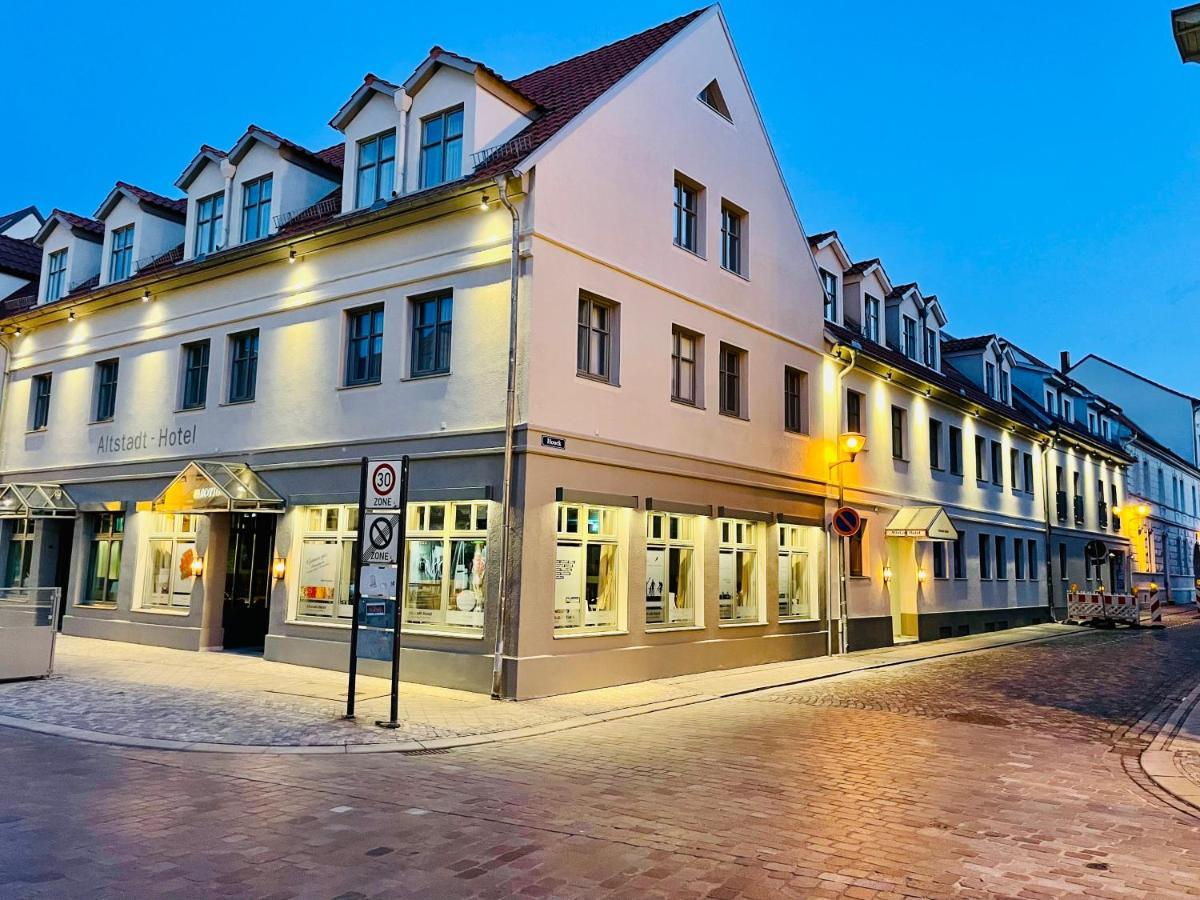 Altstadt-Hotel Стендал Екстериор снимка